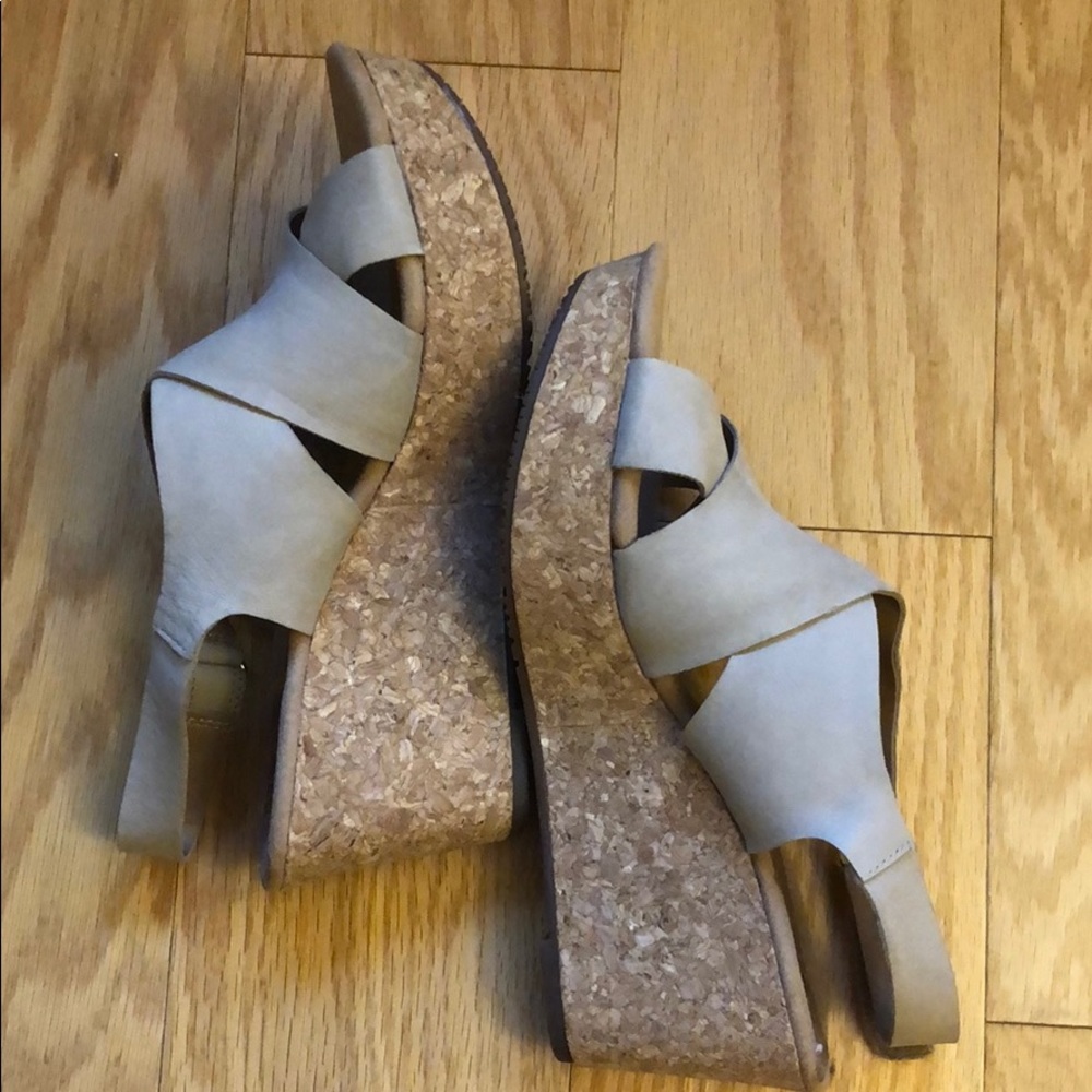 CLARKS DRESS SANDLES